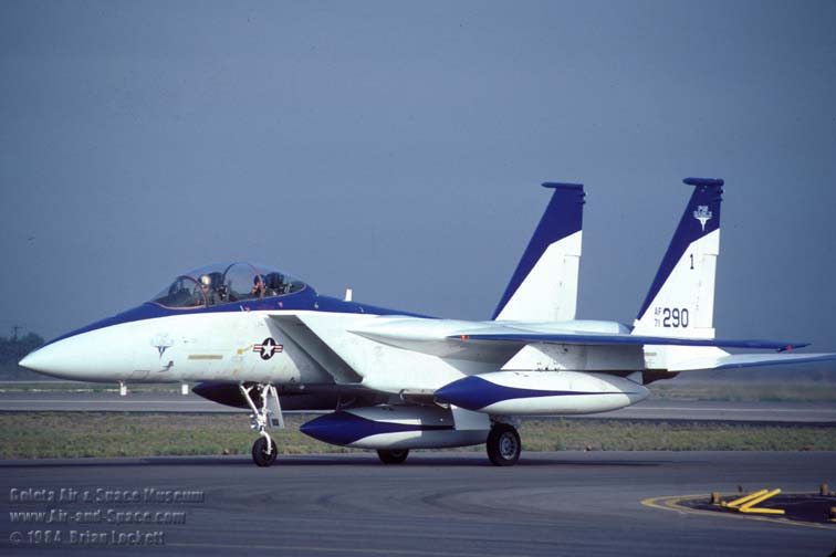 84221%20F-15A%2071-290%20left%20front%20taxiing%20l.jpg