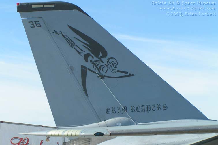 PICT0049%20F-14%20VF-101%20136%20right%20side%20tail%20l.jpg