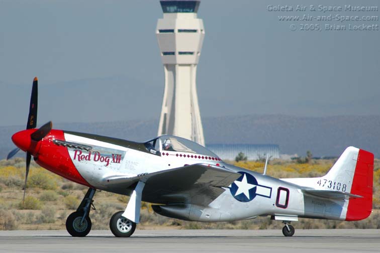 DSC_3771%20P-51D%20NL334FS%20Red%20Dog%20XII%20Chuck%20Yeager%20left%20front%20taxiing%20l.jpg
