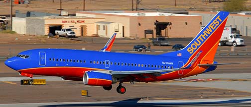 Southwest Boeing 737-7H4 N220WN, Phoenix, December 27, 2007