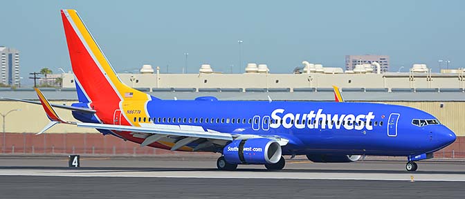 Southwest Boeing 737-8H4 N8677A, Phoenix Sky Harbor, September 30, 2017