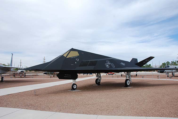 Goleta Air and Space Museum: Lockheed F-117A Stealth Fighter